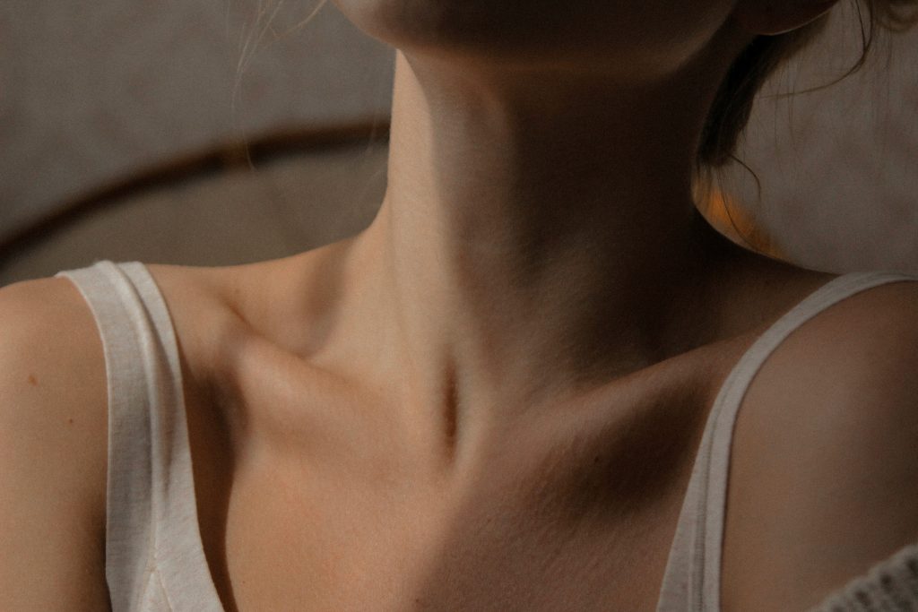 Woman with healthy thyroid from affordable lab testing